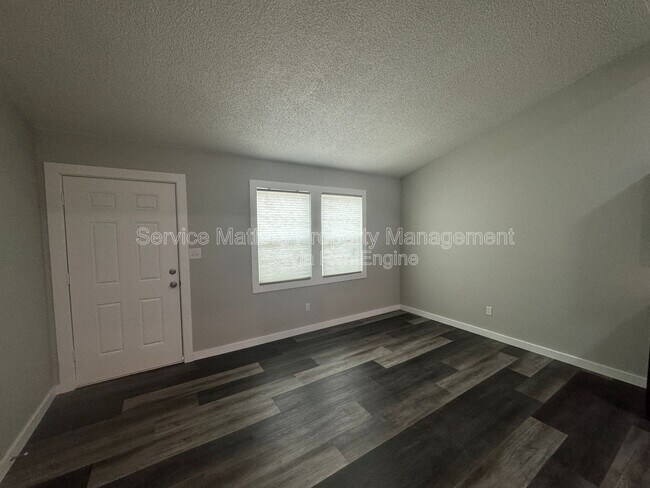 Foto del edificio - 485 N Fairfield Dr