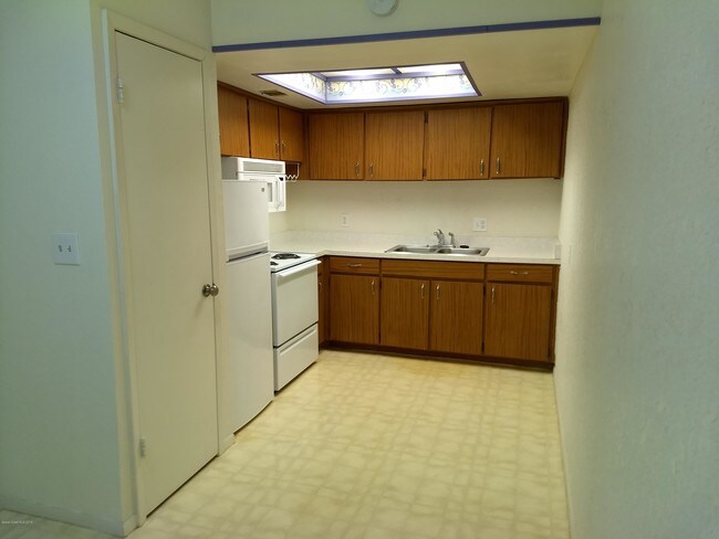 Foto del edificio - 2170 Knox McRae Dr
