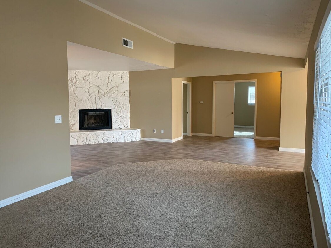 Beautiful Desert Knolls Home Apartments in Apple Valley, CA