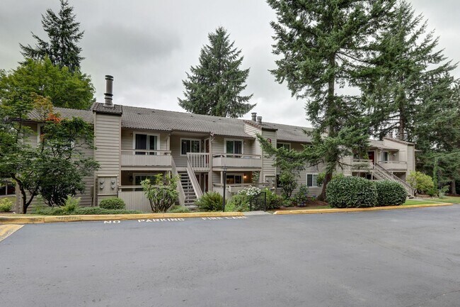 Foto del edificio - 2 Bedroom Ground Floor Condo in the Heart of Woodinville!