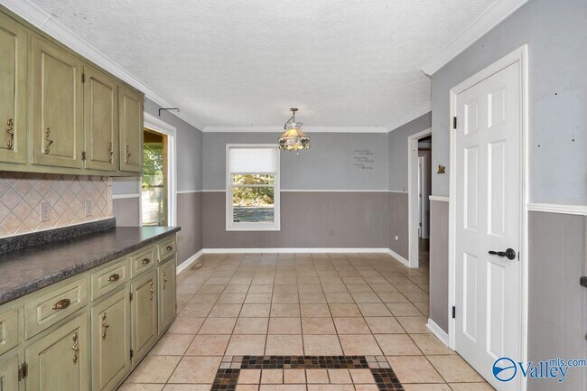 Building Photo - 1307 Lindsay Ln S