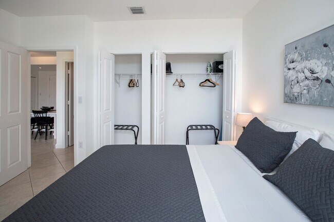 Foto del edificio - 2280 SW 32nd Ave