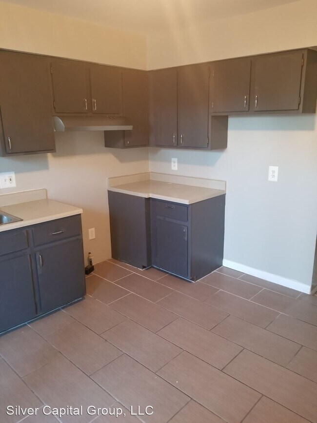 Foto del edificio - 2 br, 1 bath House - 705 McDougall