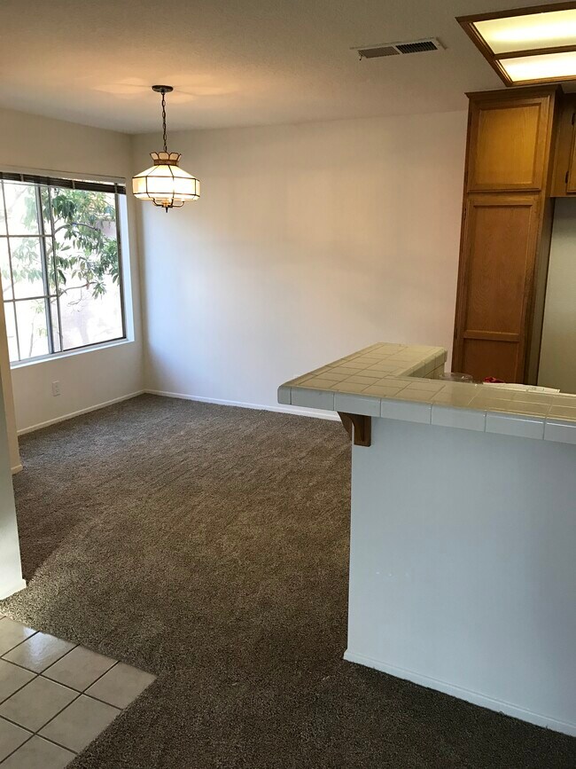 Dining area - 21247 Camelia