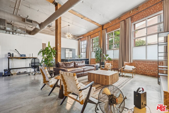Building Photo - 500 Molino St