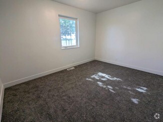 Building Photo - 1760 N 400 E