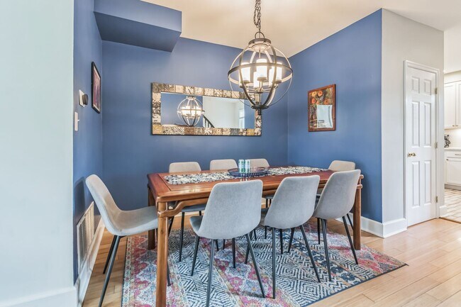 Foto del edificio - Lovely 2 BR+Den/1.5 BA Townhome in Kingman...