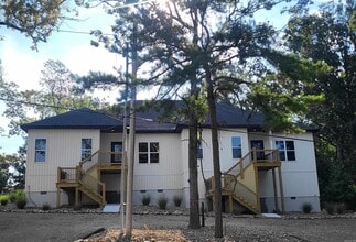 Building Photo - 1803 Aldersgate Rd