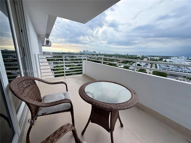 Foto del edificio - 888 Intracoastal Dr