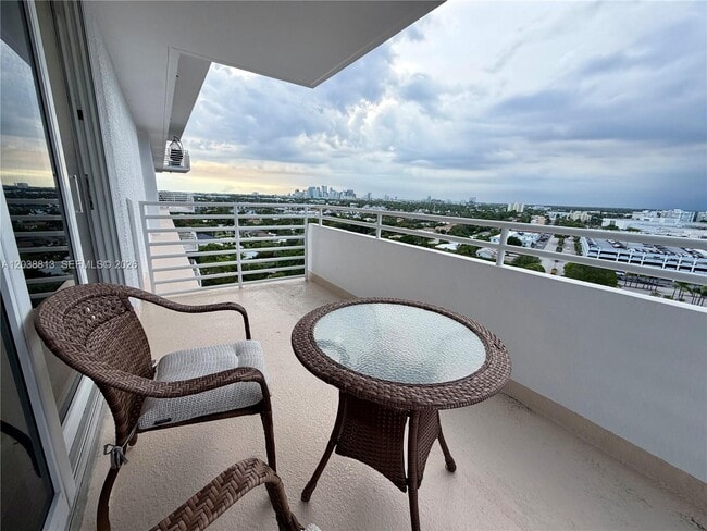 Building Photo - 888 Intracoastal Dr