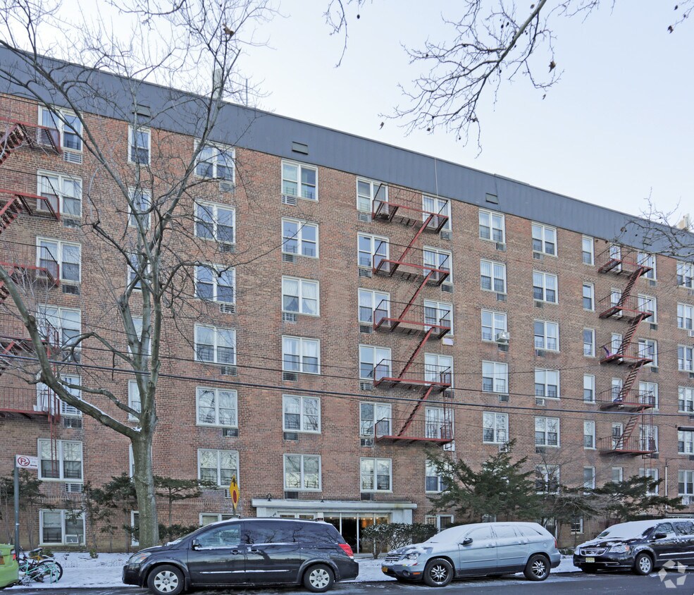 9944 62nd Ave, Rego Park, NY 11374 9944 62nd Ave Rego Park, NY