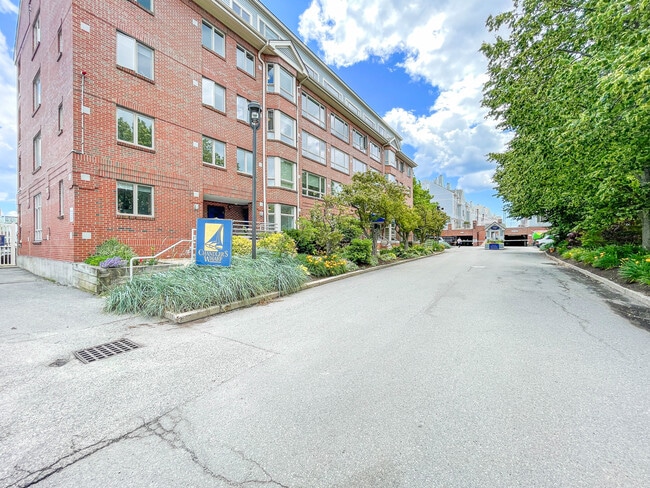 Building Photo - 105 Chandlers Wharf