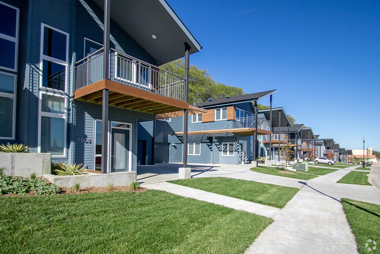 Apartments under 800 in Omaha NE