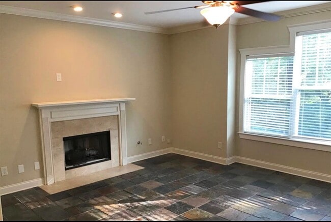 Building Photo - 1531 Boulder Walk Dr SE