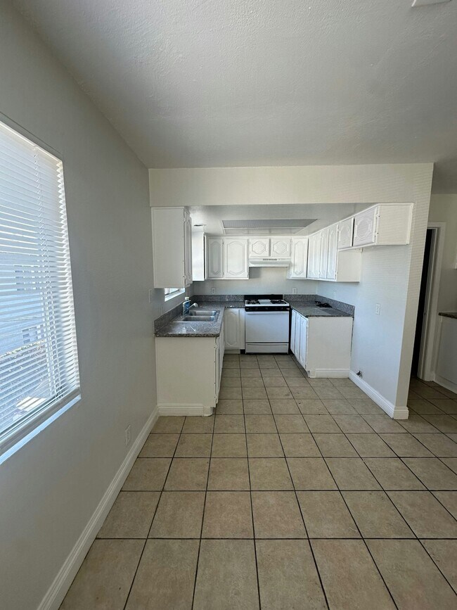 Foto del edificio - 7620 Newlin Ave