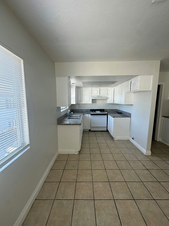 Building Photo - 7620 Newlin Ave