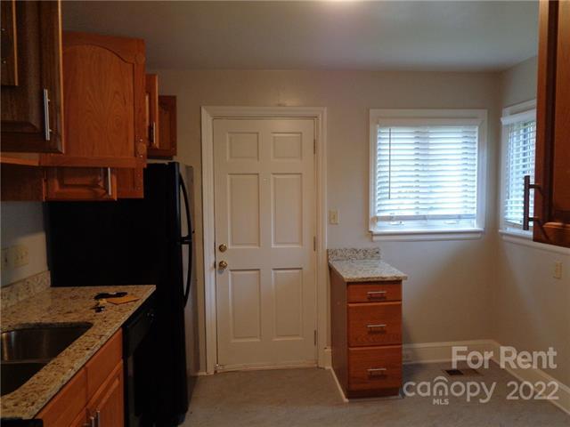 Building Photo - 401 E Tremont Ave