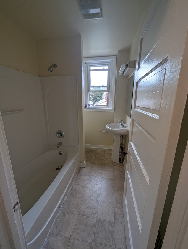 Foto principal - 117 E Greenwich St