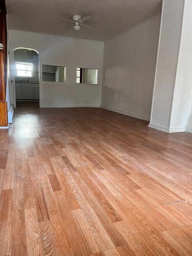 Foto del edificio - 504 Laurel St