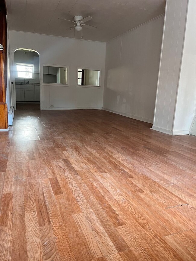 Building Photo - Single Family Rental in the heart of Minersville