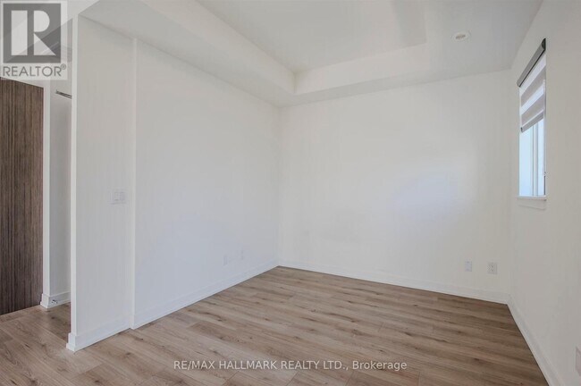 Photo du bâtiment - 3RD FLOOR - 34-851 SHEPPARD AVENUE W