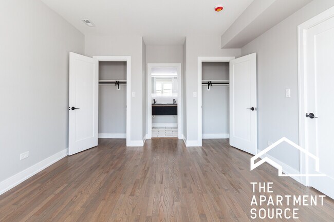 Foto del edificio - 1241 W Carmen Ave