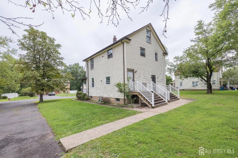 Primary Photo - 40 Bristol Rd