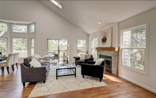 Foto del edificio - LUX 4BD, 3BA Genesee Mountain Home with 2-...