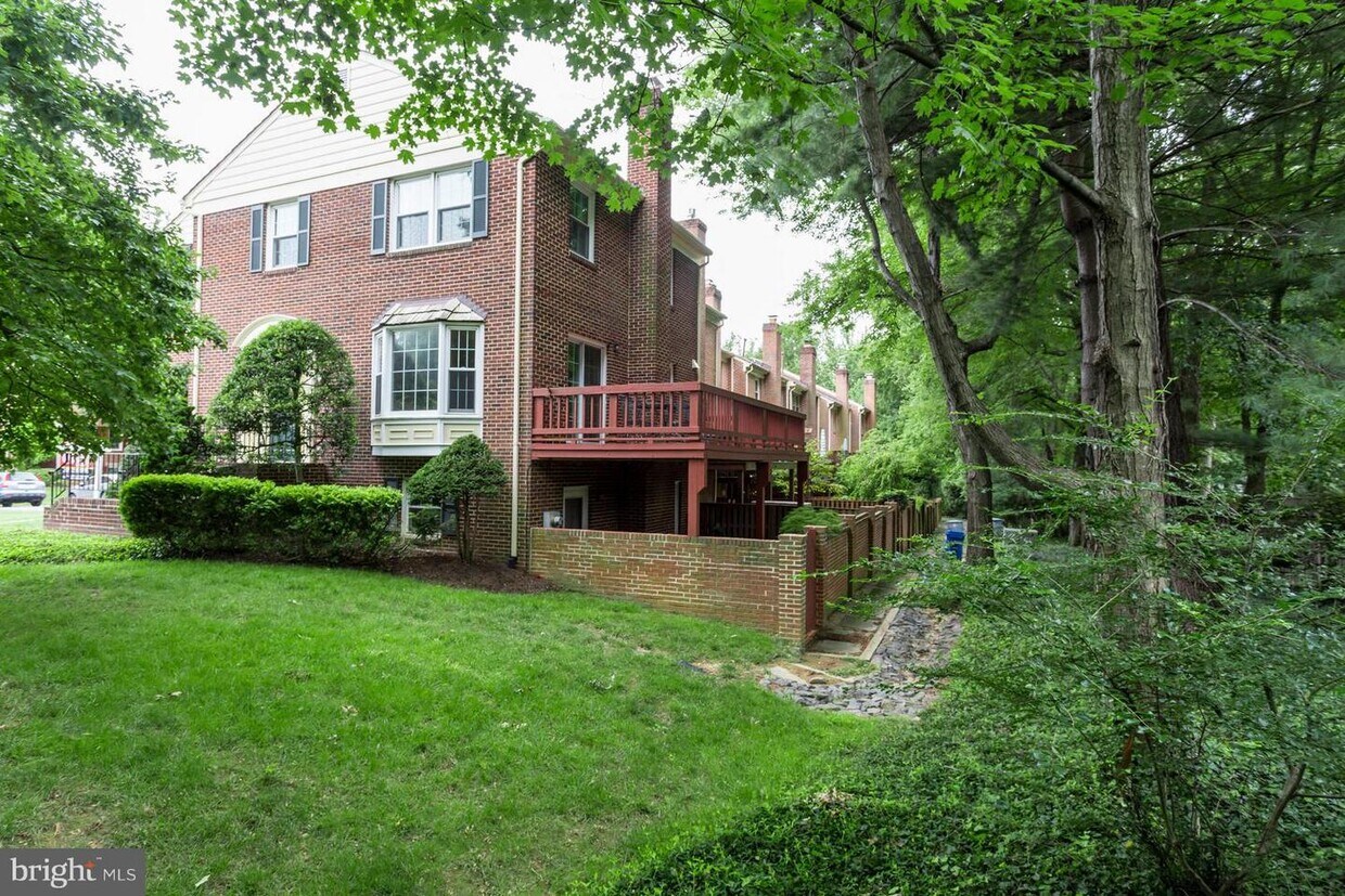 Primary Photo - 6859 Williamsburg Pond Ct