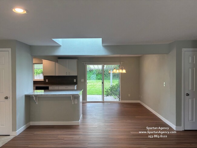 Foto del edificio - 1529 13th Ave NW