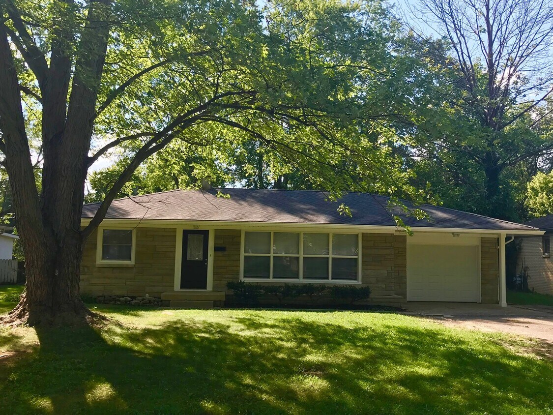 Primary Photo - 3 Bedroom 1 Bathroom Ranch Style Home In P...