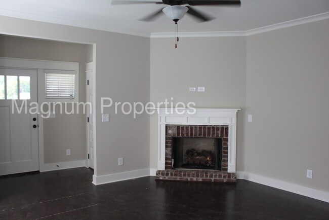 Foto del edificio - 1470 Woodridge Pl