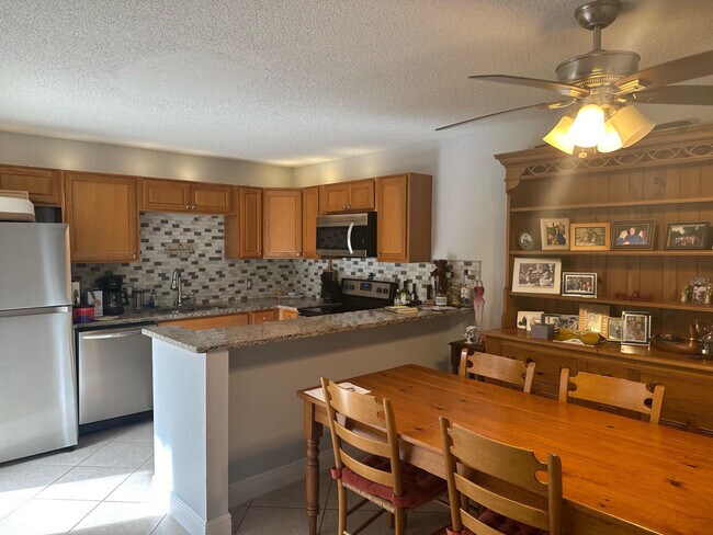 Foto del edificio - 1120 11th Ct