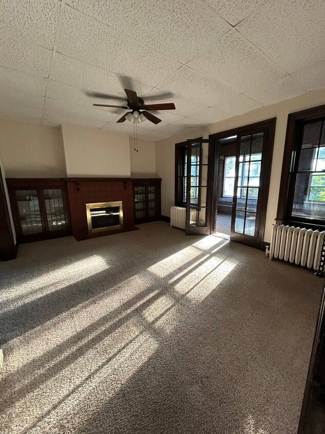 Lv Rm w/built in book shelves - 417 2nd Ave SE