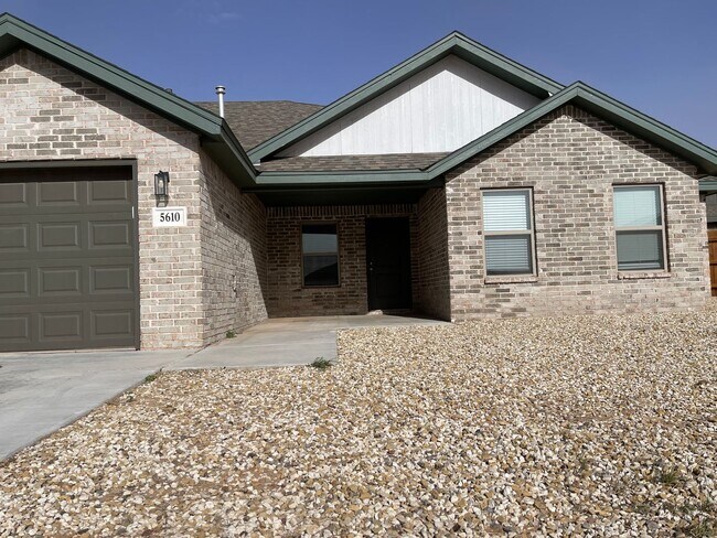 Foto del edificio - Spacious Home on a quiet cul-de-sac street