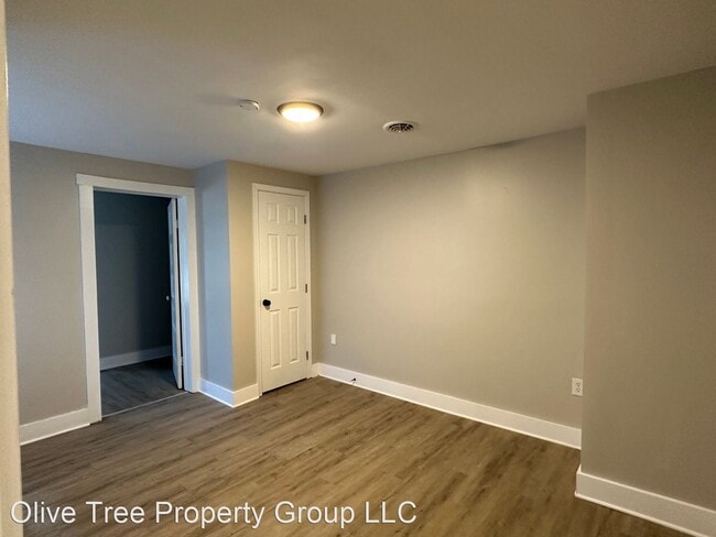 Building Photo - 2 br, 1 bath House - 211 Baker Street