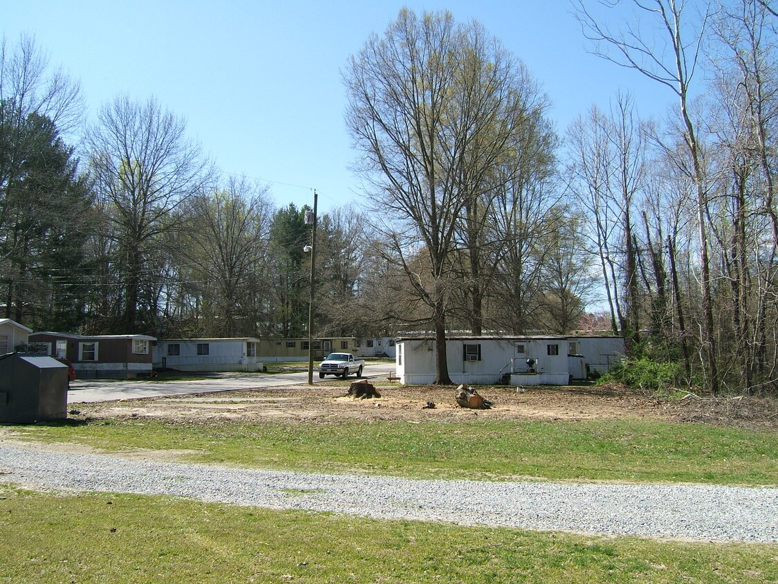 Primary Photo - 101 Carriage Hill Dr