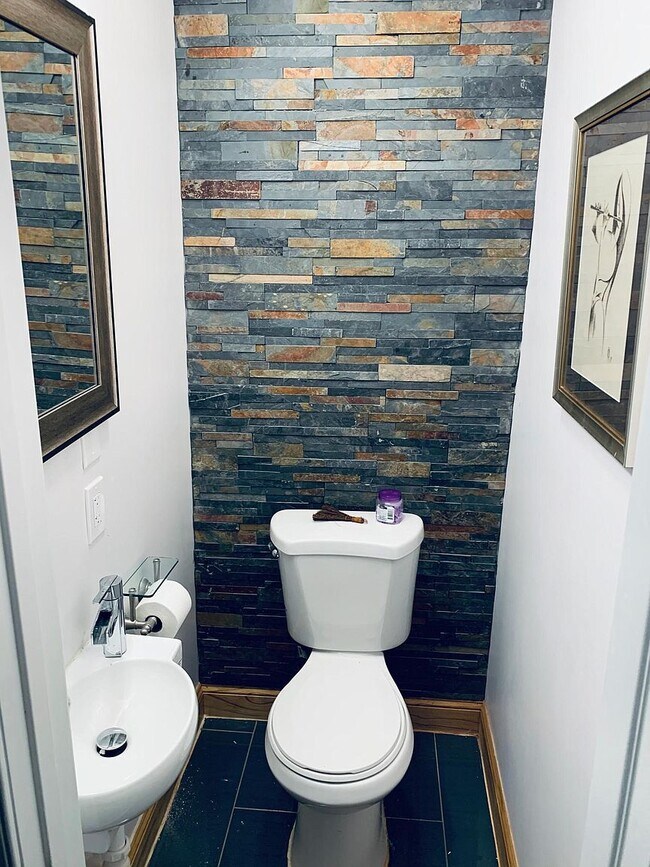 half bath - 1110 16th St NE