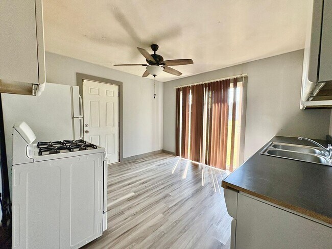 Foto del edificio - 811 Fairway St