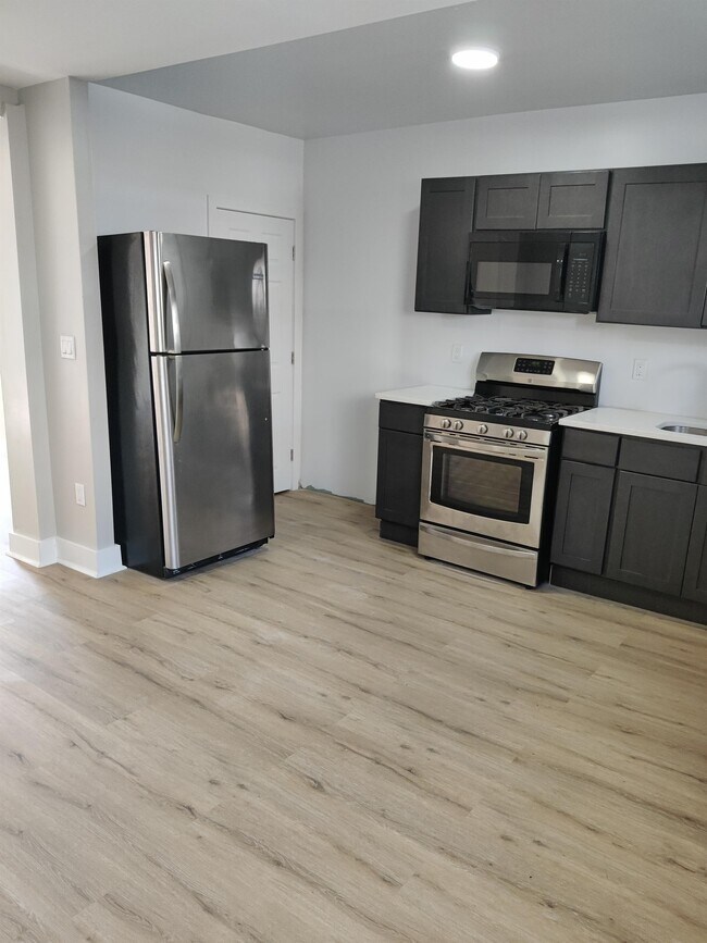 Building Photo - 1516 S Stanley St