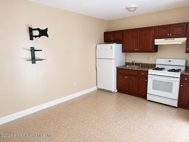 Building Photo - 618 Rathbun Ave