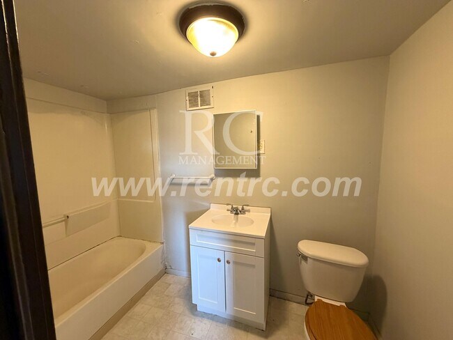 Foto del edificio - 715 Woodbury-