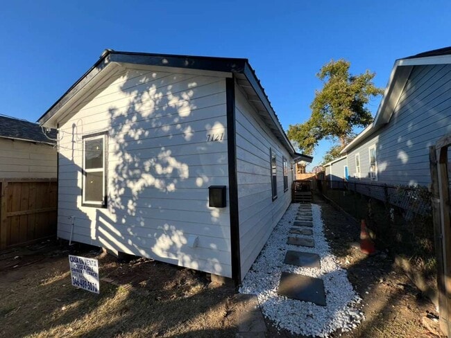 Gorgeous all renovated Home in Houston, TX!. - Gorgeous all renovated Home in Houston, TX!.