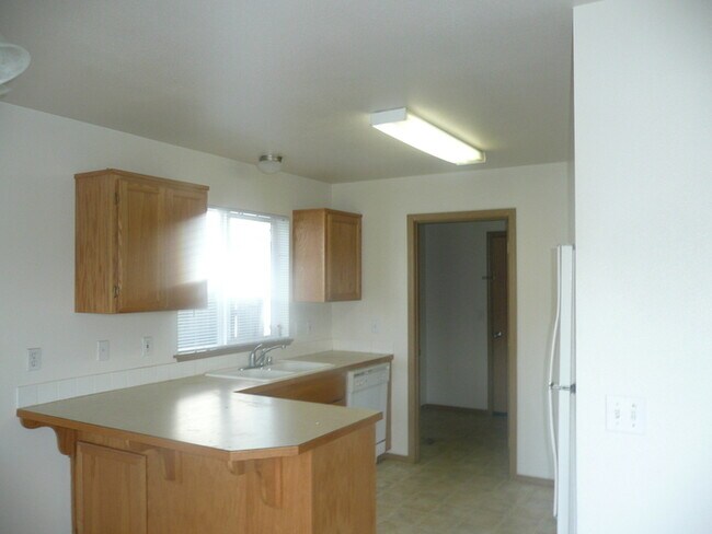 Foto del edificio - Wonderful 3 Bedroom, 2 1/2 Bath, 2 Story Home!
