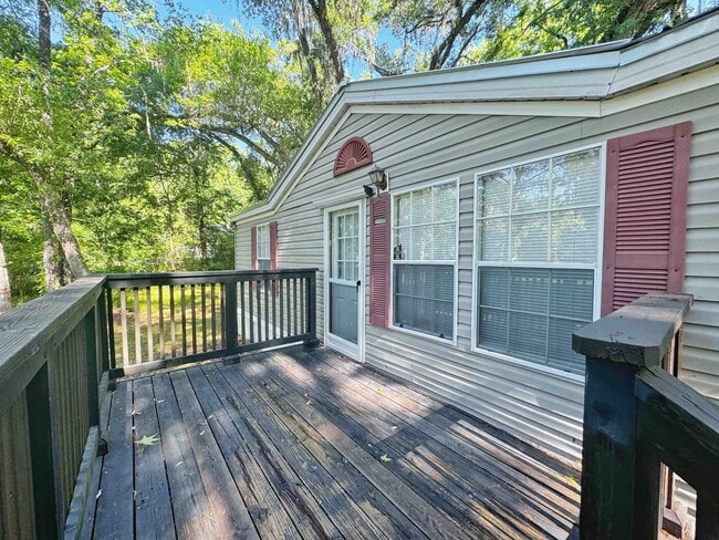 Building Photo - 5872 Pine Creek Dr