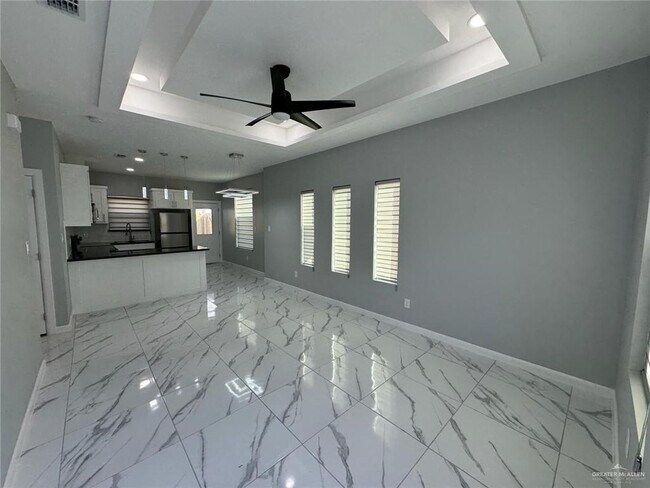 Foto del edificio - 5900 N Western Rd