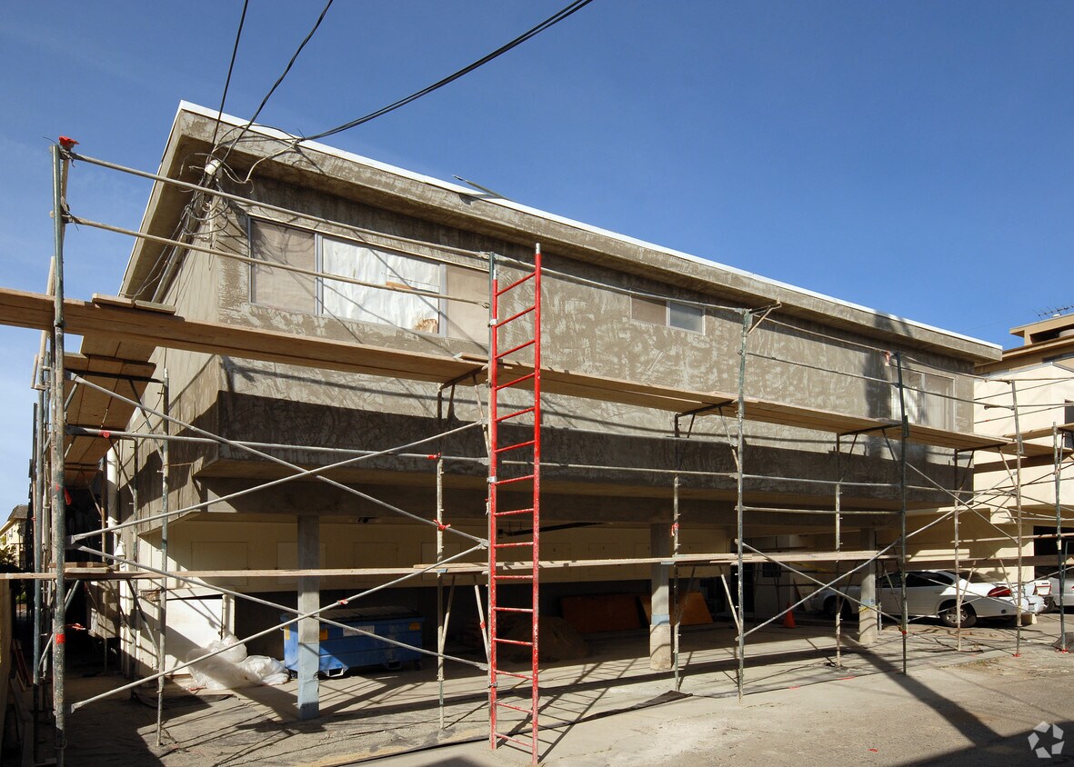 Building Photo - 1312 Amherst Ave