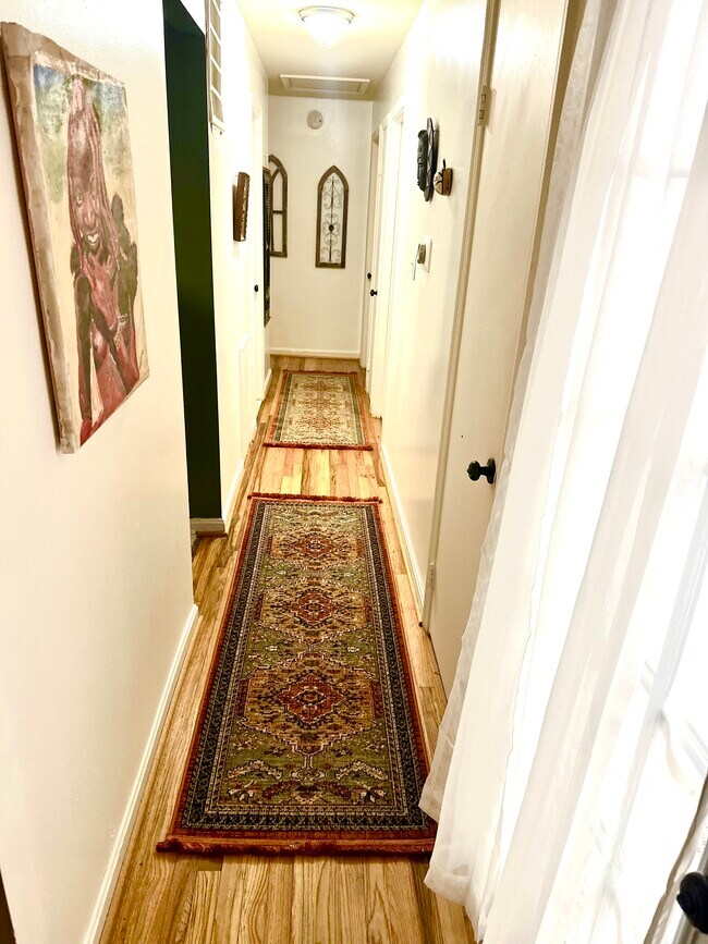 Foto del edificio - 4903 Ashford Dr