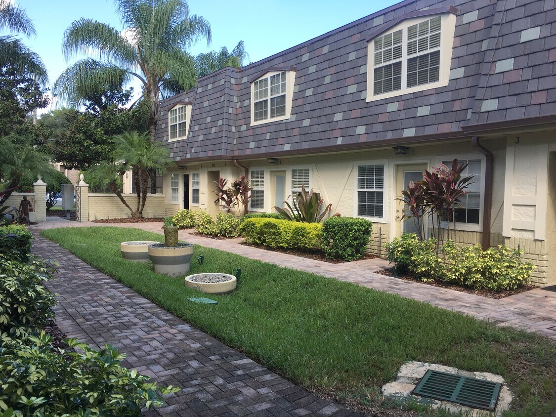 Primary Photo - 817 Irma Ave