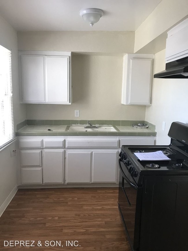 120 Iowa Ave, Riverside, CA 92507 Room for Rent in Riverside, CA